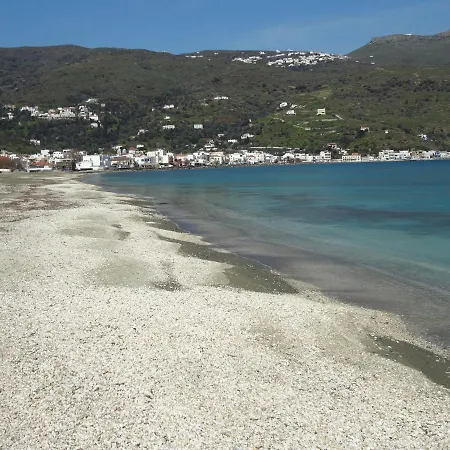 Apartment Eleni's Rodia. Ormos (Andros)